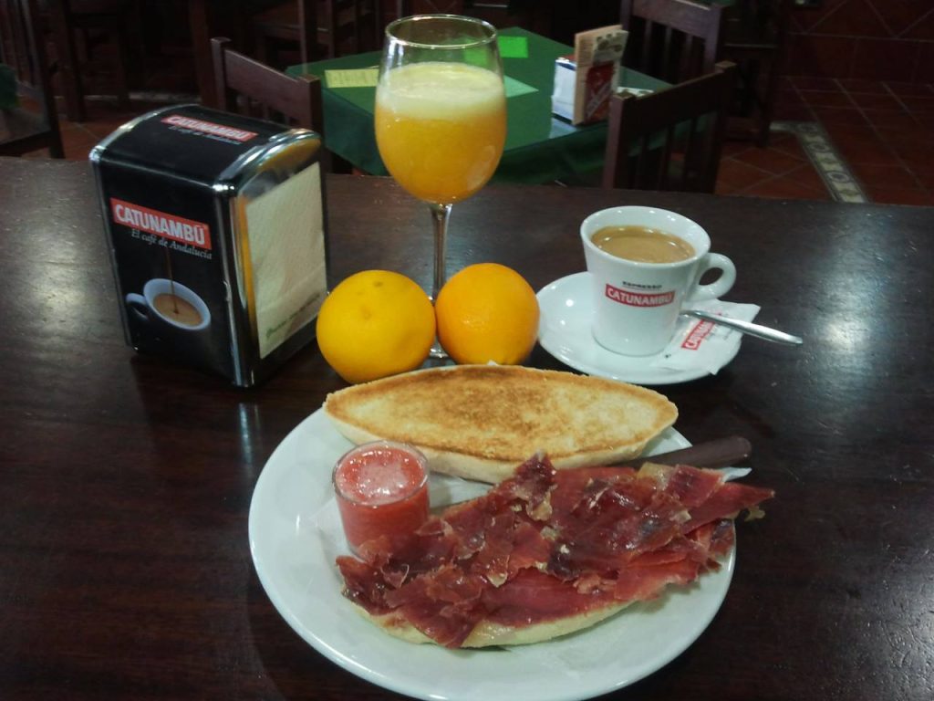 tostada tomate jamón